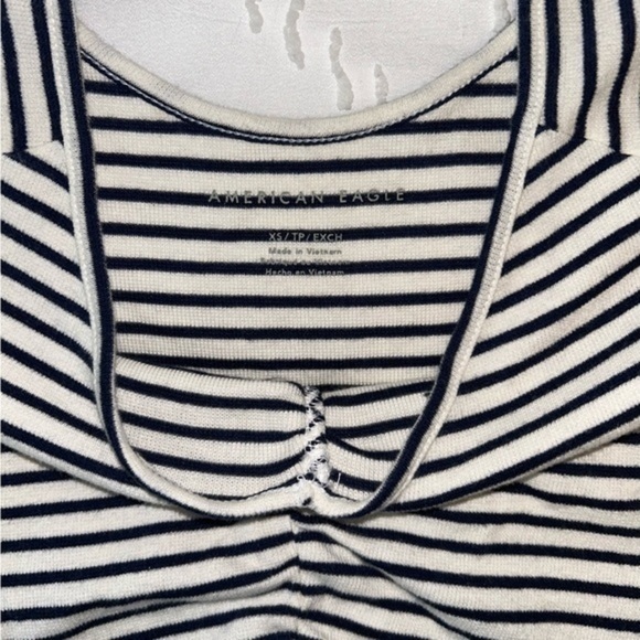 American Eagle striped, ruffled hem crop top - sz XS - Picture 4 of 6